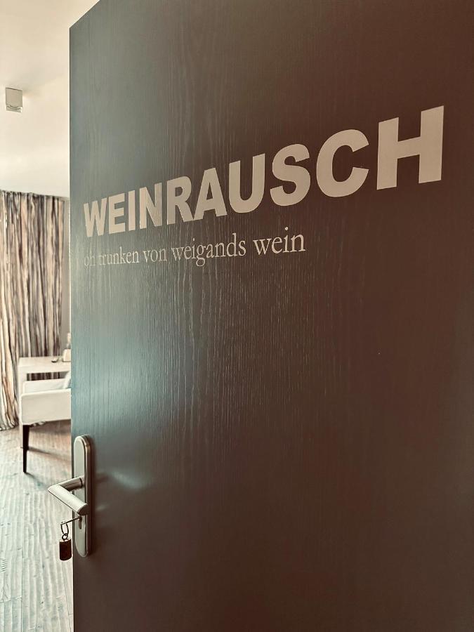 Weingut Gaestehaus Weigand イプホーフェン エクステリア 写真