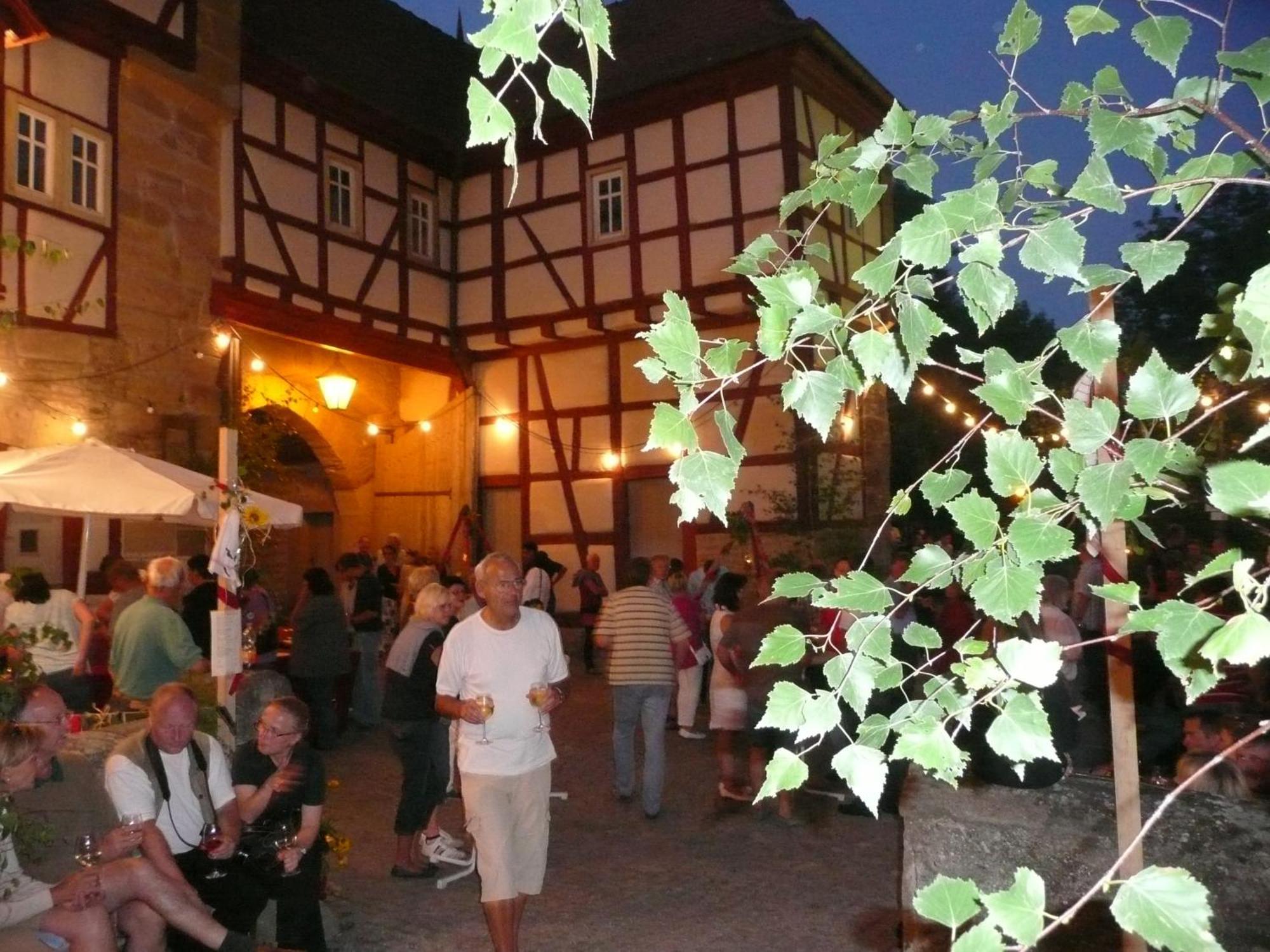 Weingut Gaestehaus Weigand イプホーフェン エクステリア 写真